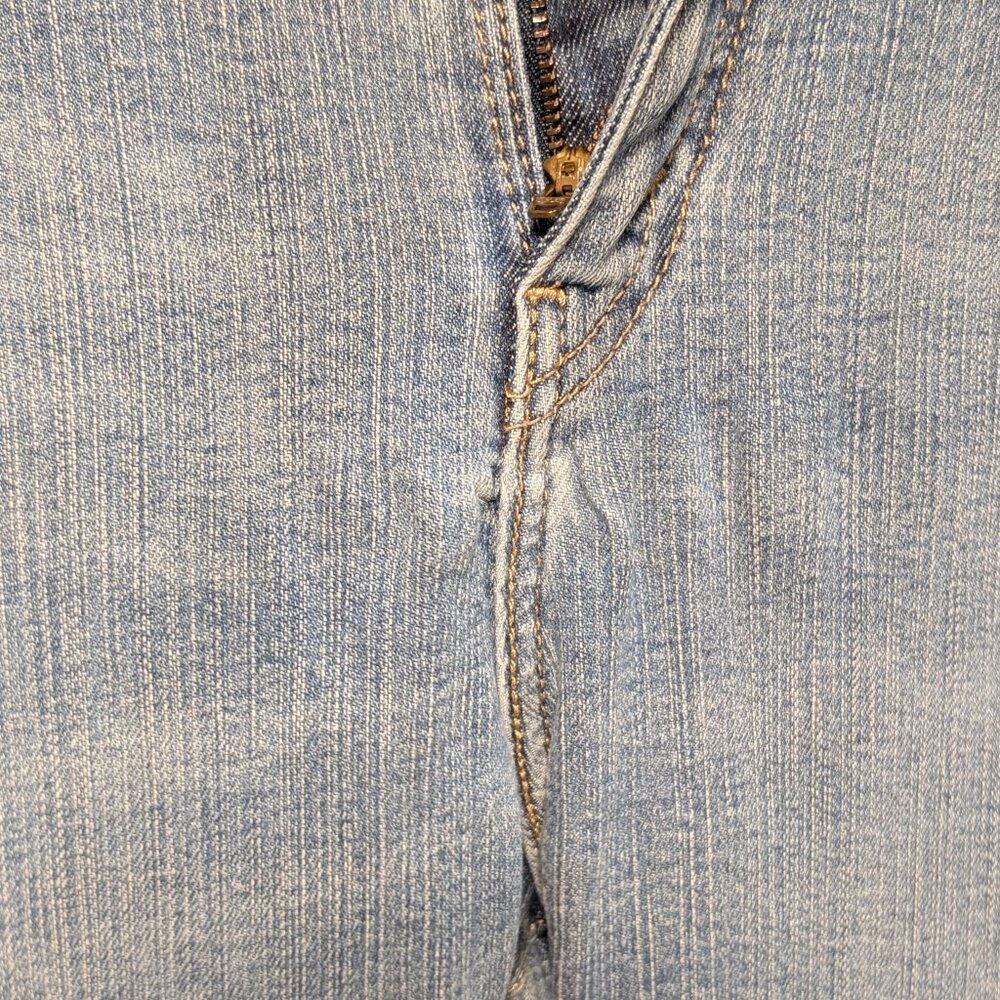 Levi's 590 Jeans Boot Cut Classic Light Blue Size 16W Medium - Picture 11 of 15